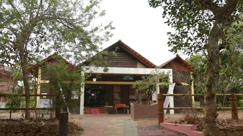 Itoozhi Namboothri’s Ayurveda Nursing Home