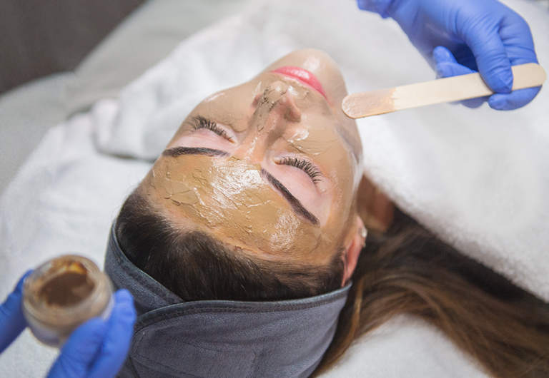 تكلفة جلسات التقشير الكيميائي في دبي