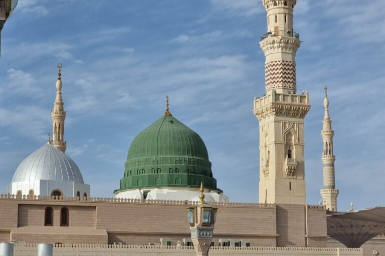 10 Advantages of Booking an Umrah Package in September